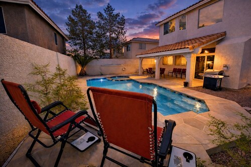 Private Pool & Spa | Game Rooms | Putting Green | Spacious