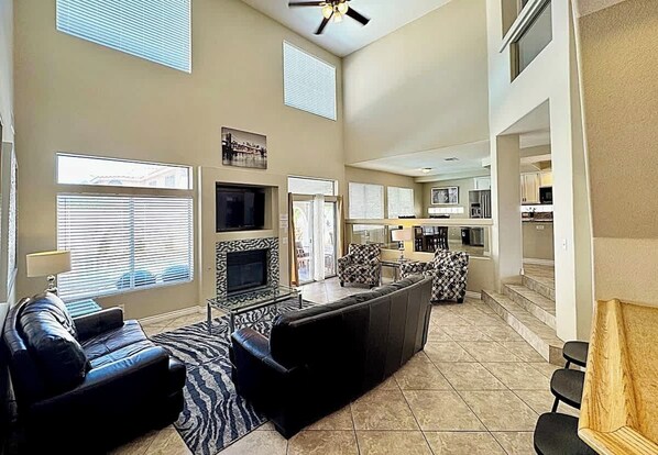Smart TV, fireplace