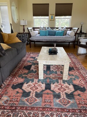 Smart TV, fireplace, DVD player, books
