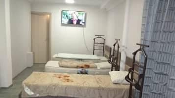 Family Triple Room | Iron/ironing board, free WiFi, bed sheets