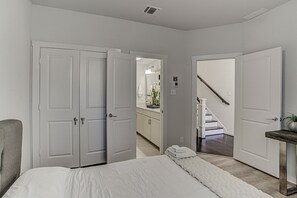 4 sovrum, strykjärn/strykbräda, gratis wi-fi och sängkläder