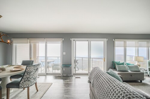 Best views on Mountain! Breathtaking 5 Star condo! BOOK MARCH SKI NOW!!