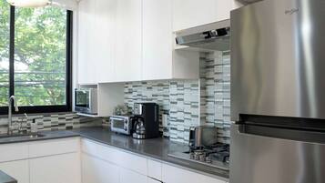 Fridge, microwave, oven, stovetop