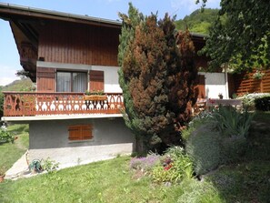 Exterior - BEAUTIFUL CHARMING SAVOYARD CHALET ,, 3 * WIFI   (Villard-sur-Doron)