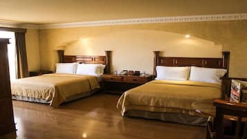 Tallelokero huoneessa, työpöytä, silitysrauta/-lauta, ilmainen Wi-Fi