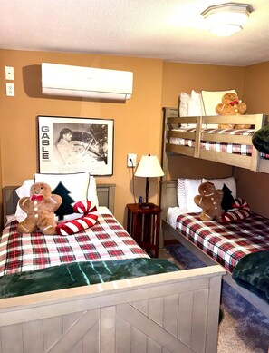 2 室のベッドルーム、アイロン / アイロン台、WiFi (無料)、ベッドシーツ