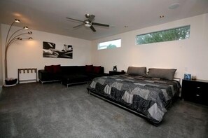 4 bedrooms, iron/ironing board, free WiFi, bed sheets