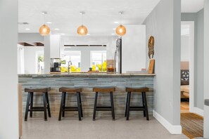 Interior - Canal home short walk to Beach & Village, Heated Pool-Jacuzzi, Private courtyard (Siesta Key)