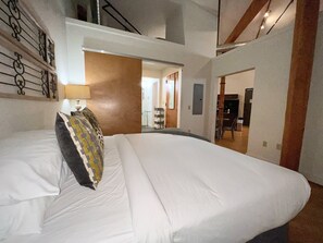 2 bedrooms, iron/ironing board, Internet, bed sheets