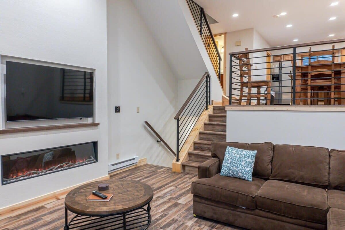 TV, fireplace, DVD player, offices