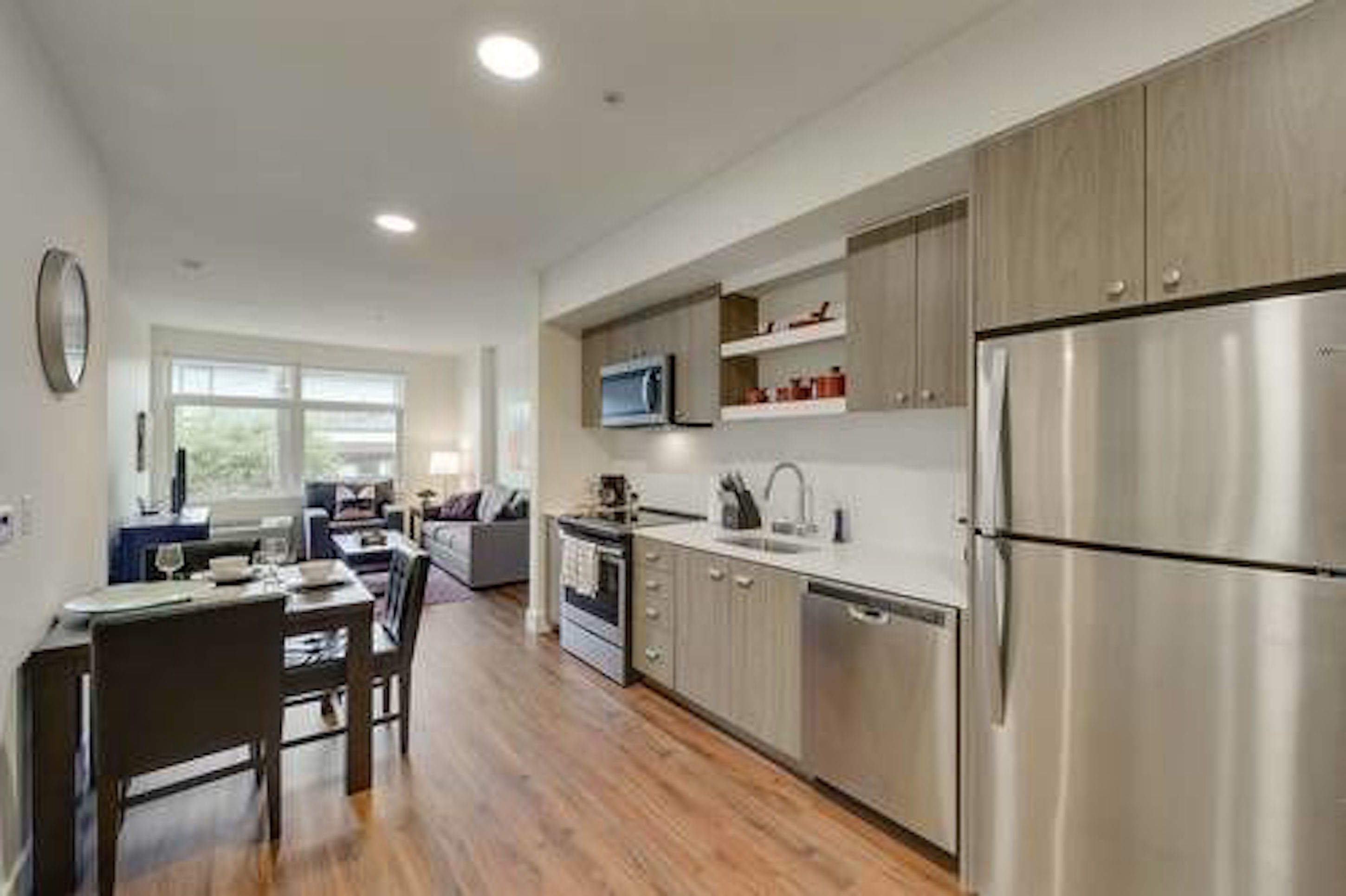 Signature Apartment, 2 Bedrooms, Non Smoking, Kitchen | Private kitchen | Full-size fridge, microwave, oven, stovetop