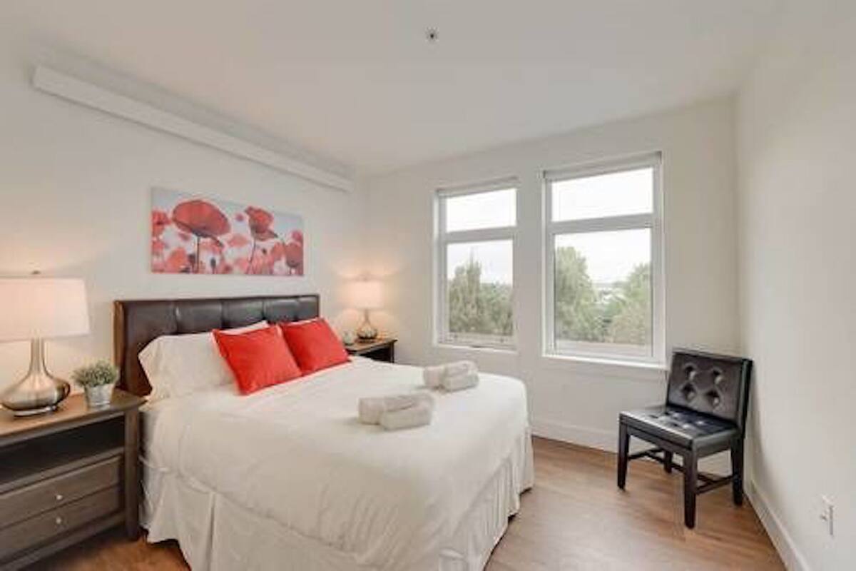 2 bedrooms, iron/ironing board, free cribs/infant beds, free WiFi