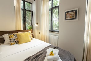 City Apartment | 1 bedroom, free minibar, desk, iron/ironing board