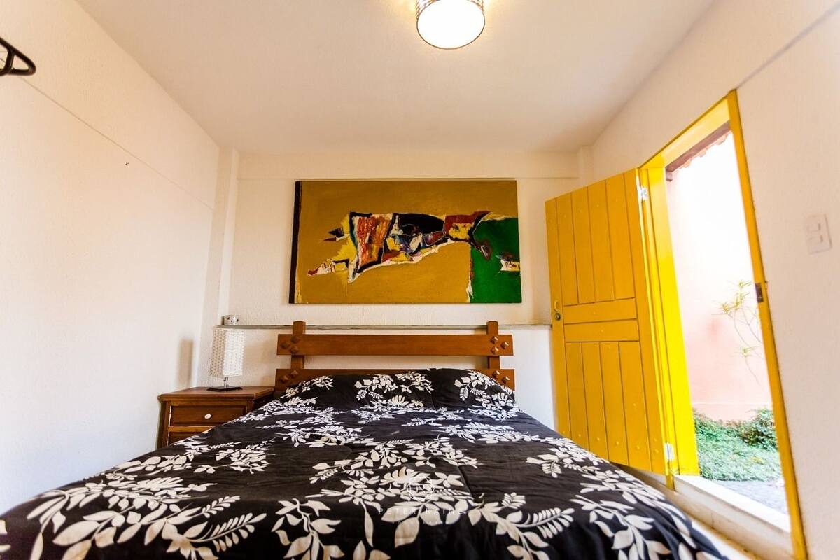 Individually furnished, iron/ironing board, free WiFi, bed sheets
