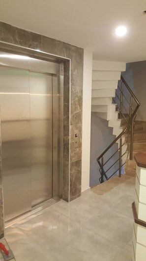 Staircase - Taksim Soushian Hotel (Istanbul)