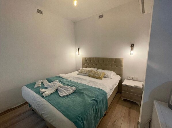 Anti alerjik yatak takımı, odada kasa, ses yalıtımı 