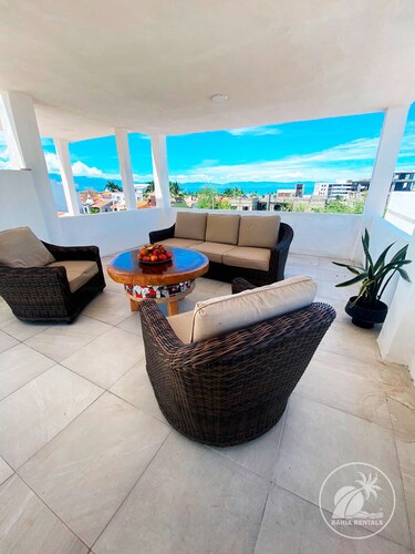 Cozy place, beautiful terrace view, Casa Monserrat