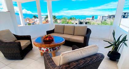 Cozy place, beautiful terrace view, Casa Monserrat