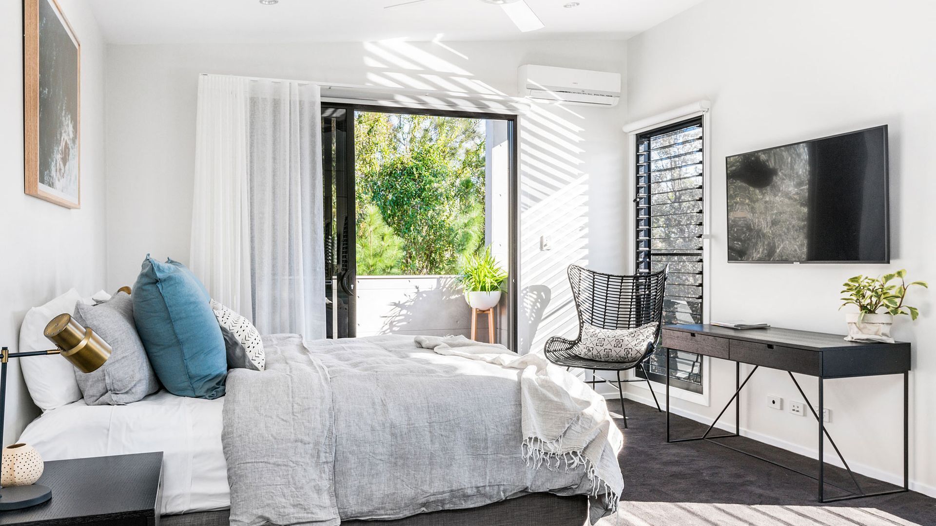 3 chambres, fer et planche à repasser, Wi-Fi, draps fournis