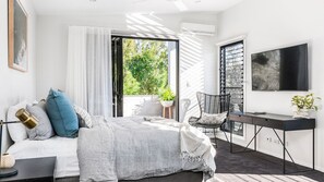 3 quartos, ferros/tábuas de passar roupa, Wi-Fi, roupa de cama