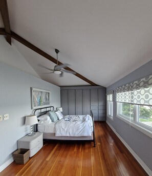 3 habitaciones, escritorio, tabla de planchar con plancha y wifi gratis