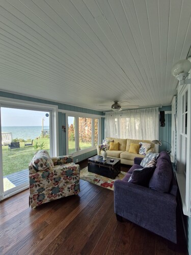 Lake front escape  -  a quiet lake front cottage with easy access to the beach