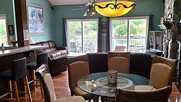 Smart TV, fireplace, video-game console, DVD player