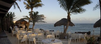 Private Villa in Akumal, Steps to Yal Ku Lagoon Half Moon Bay, Huge Heated Pool