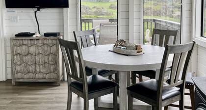 Panoraama upeat merinäkymät, Hottub, koiraystävällinen ja 5 minuutin kävelymatkan päässä rannalta