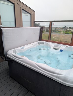 Outdoor spa tub - Panoramic Stunning ocean views, Hot tub, Dog friendly & a 5 min walk to Beach (Bodega Bay)