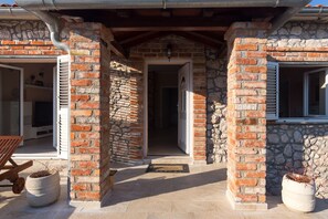 Exterior detail - Villa Maja with private swimming pool (Dobrinj)