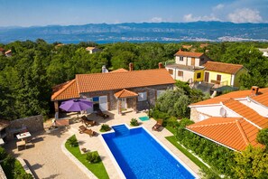Outdoor pool - Villa Maja with private swimming pool (Dobrinj)