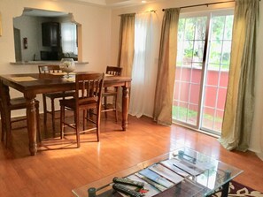 Dining - Small Blessings Great Neighborhood Living (Warwick)