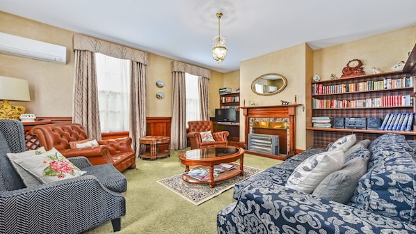 Living area - A little piece of Scotland in the Heart of Launceston (Launceston)