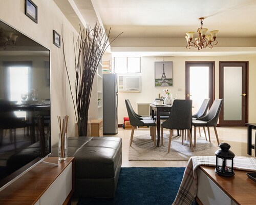 Die MRT-Station Shandao Temple der Stadt Taipeh befindet sich direkt im Erdgeschoss und bietet einen privaten Zugang zum Dach