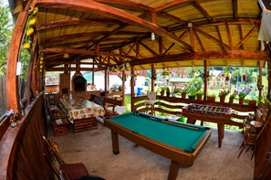 Outdoor dining - Mountain Home - In the middle of the Nature  (Podu Dâmboviței)