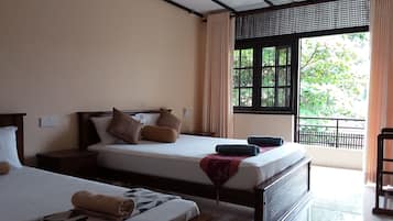 5 bedrooms, iron/ironing board, internet, bed sheets