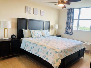 3 habitaciones, tabla de planchar con plancha, wifi y ropa de cama