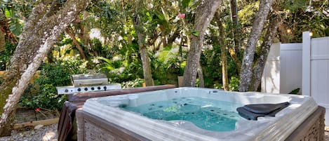 Bain à remous extérieur