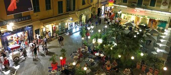 Leilighet i historisk bygning, fotgjengerområde, fullt senter, 6 senger Wifi