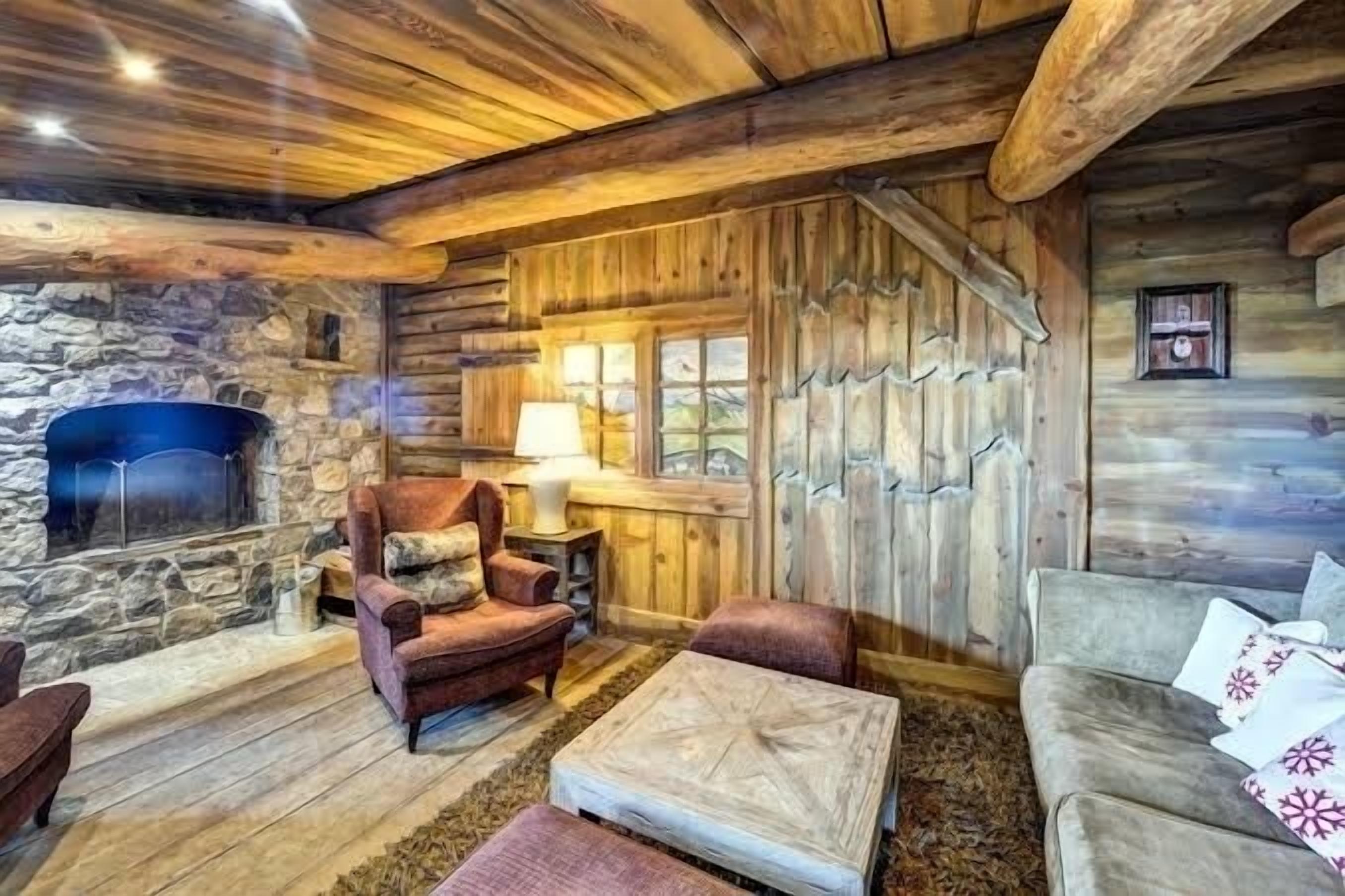 Télévision, cheminée