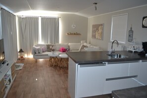 Smart TV, books - Chalet 76 in Zeeland on a child-friendly campsite, close to the beach (Serooskerke)