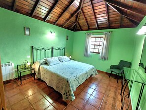 2 habitaciones, tabla de planchar con plancha y wifi gratis 