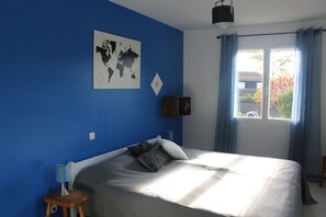 3 chambres, fer et planche à repasser, Wi-Fi gratuit, draps fournis