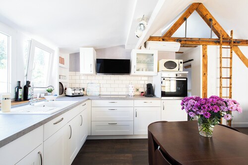 Appartment MILO:  3 Zimmer Dachgeschoss Wohnung, Klimatisiert und citynah