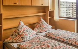 1 bedroom, free WiFi, bed sheets