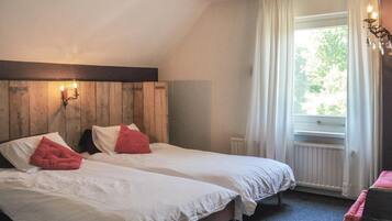 6 habitaciones, cuna de viaje y wifi gratis