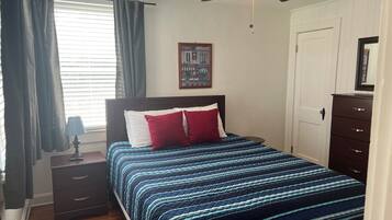 1 bedroom, iron/ironing board, WiFi (free), bed sheets