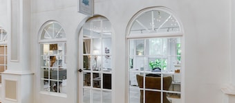 Luxury 2 bedroom condo on Palm Beach Island!