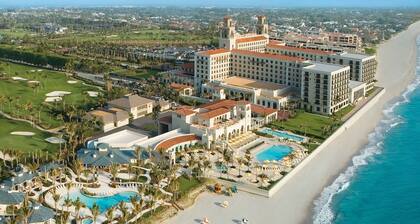 Luxury 2 bedroom condo on Palm Beach Island!